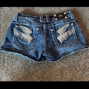 Miss Me Angle Wing design shorts size 30